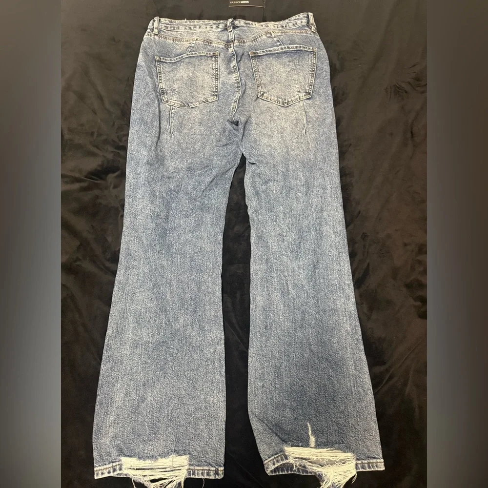Fashion Nova Posted Stretch Ripped Straight Leg Jeans - Medium Wash - Picture 4 of 4